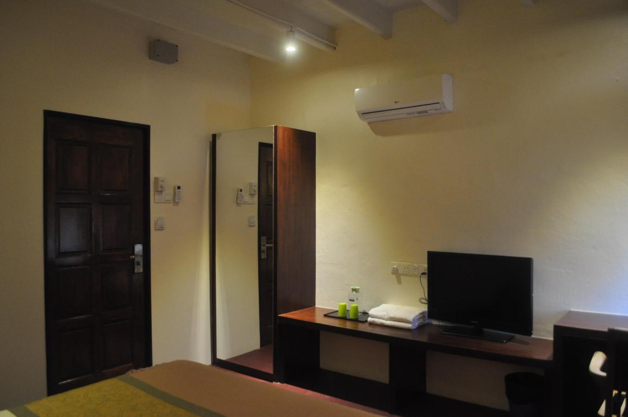 Red Inn Court George Town Ngoại thất bức ảnh