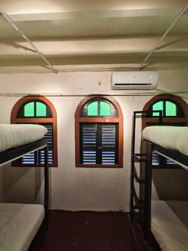 Red Inn Court George Town Ngoại thất bức ảnh